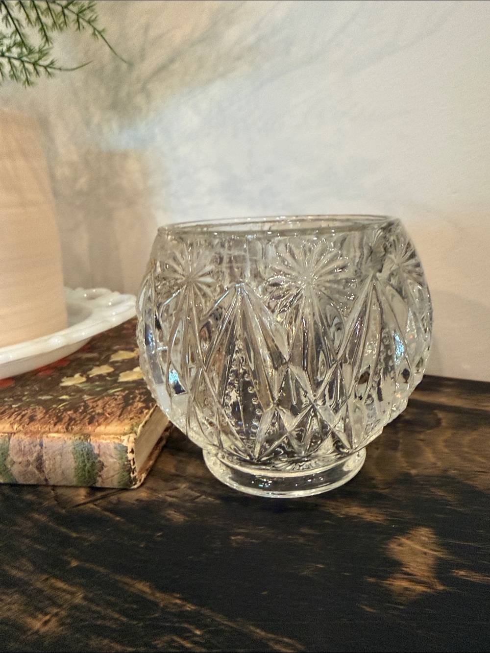 Avon Clear Cut  Floral Glass Decorative Bowl Vase Crystal style